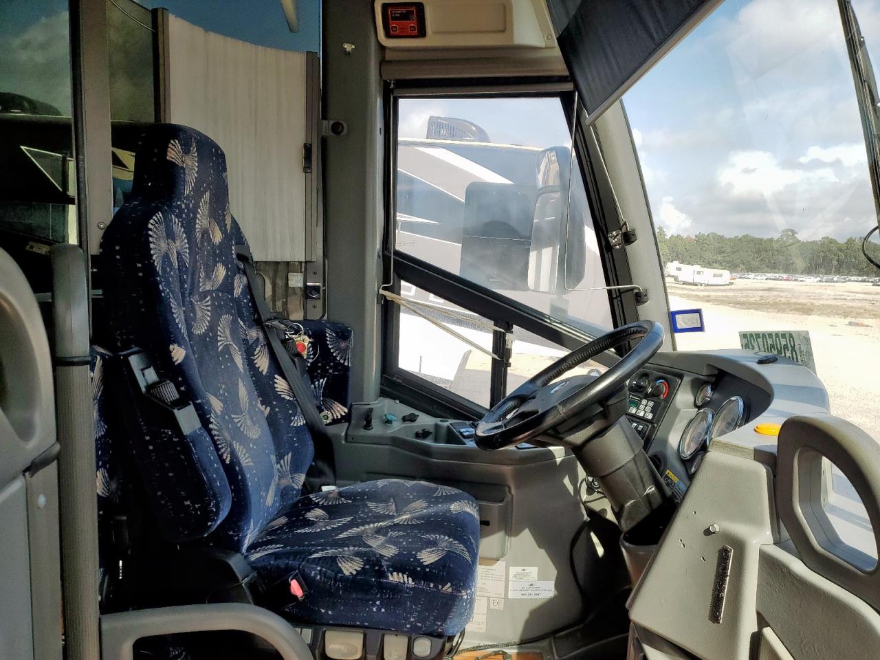 Motor Coach Industri Bus Image 8