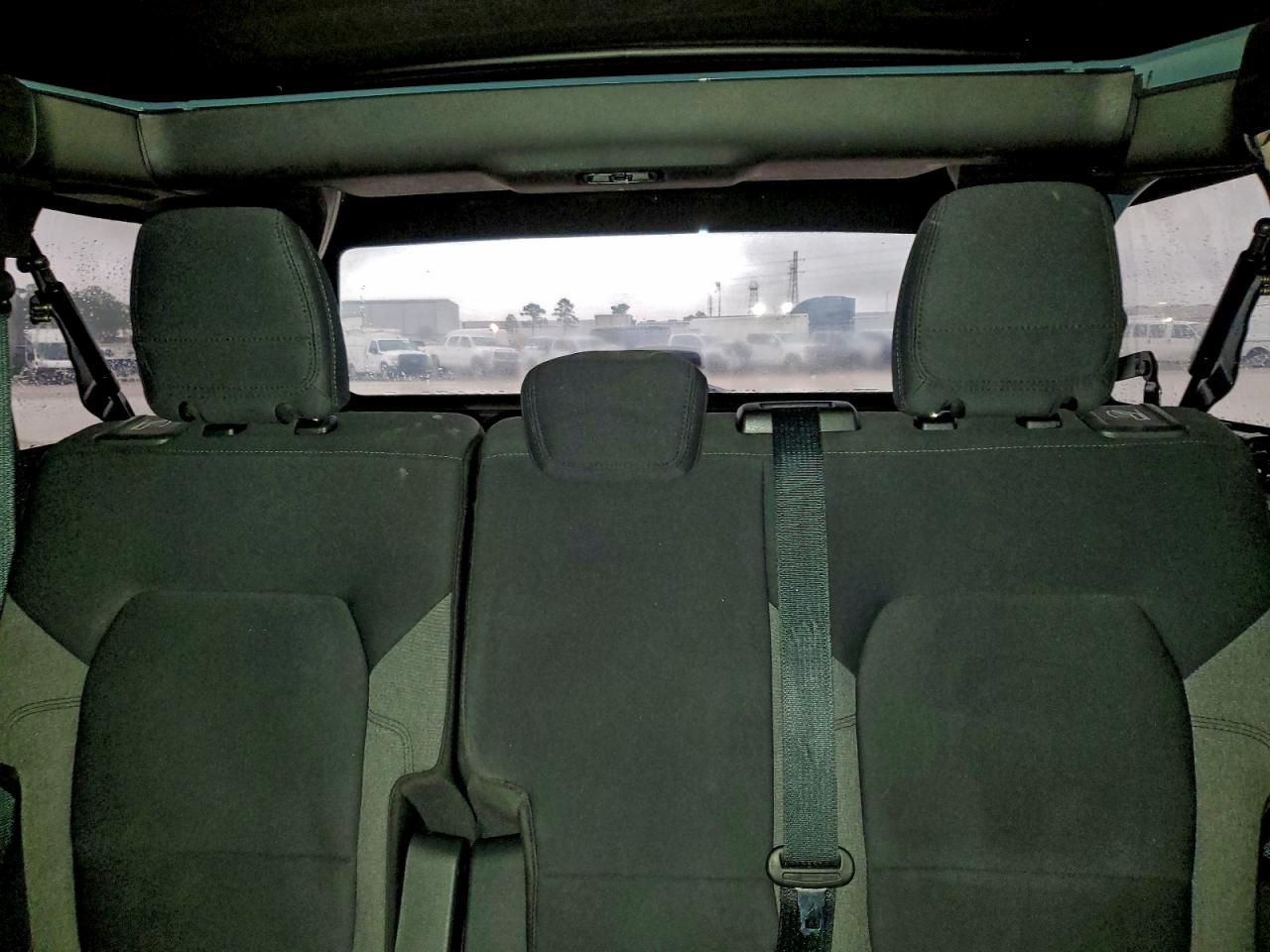 Ford Bronco Base Image 11