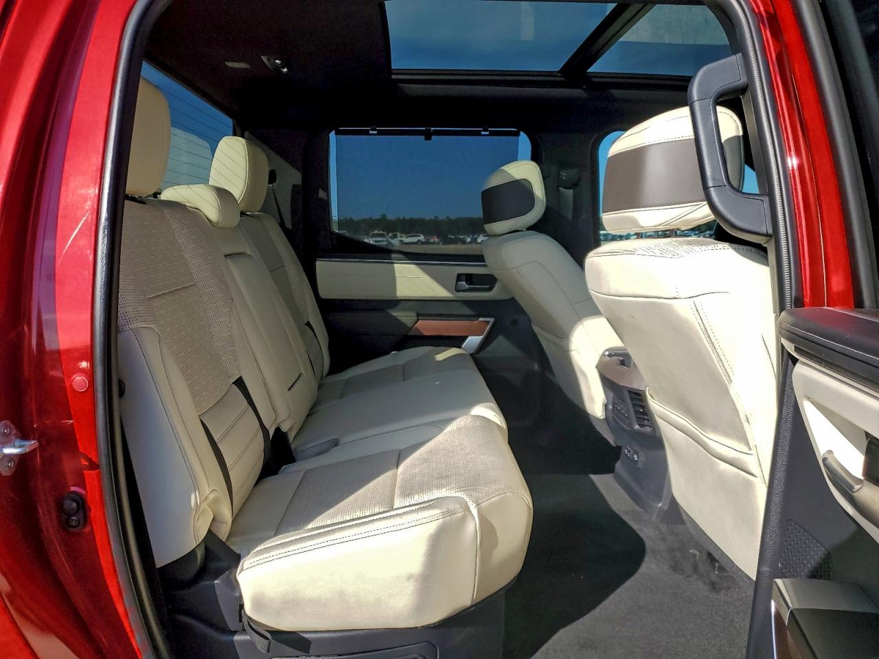 Toyota Tundra Crewmax Platinum Image 12