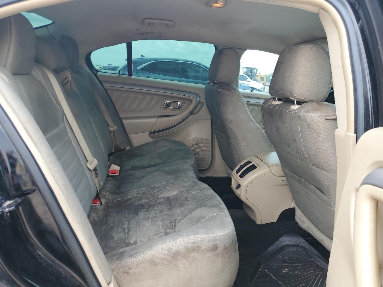 Ford Taurus Se Image 6