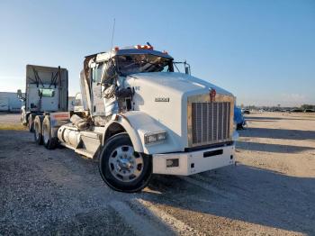  Salvage Kenworth T800