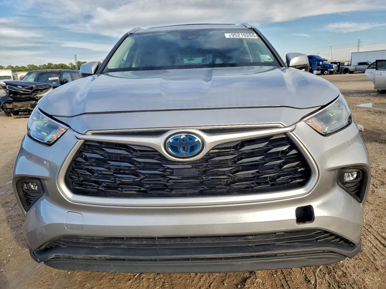 Toyota Highlander Hybrid Xle Image 8