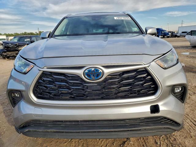 Toyota Highlander Hybrid Xle Image 8