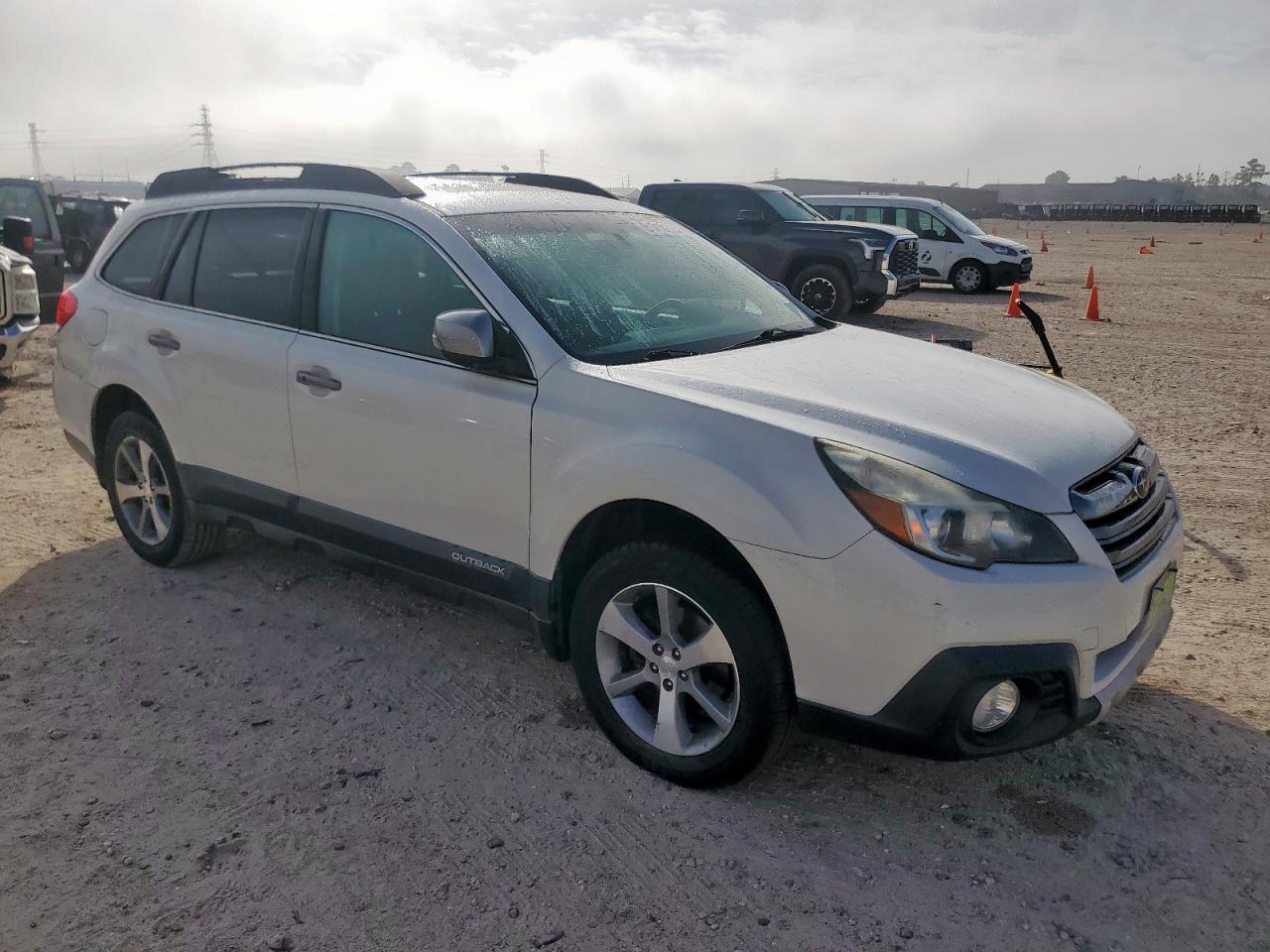 Subaru Outback 2.5i Limited Image 3