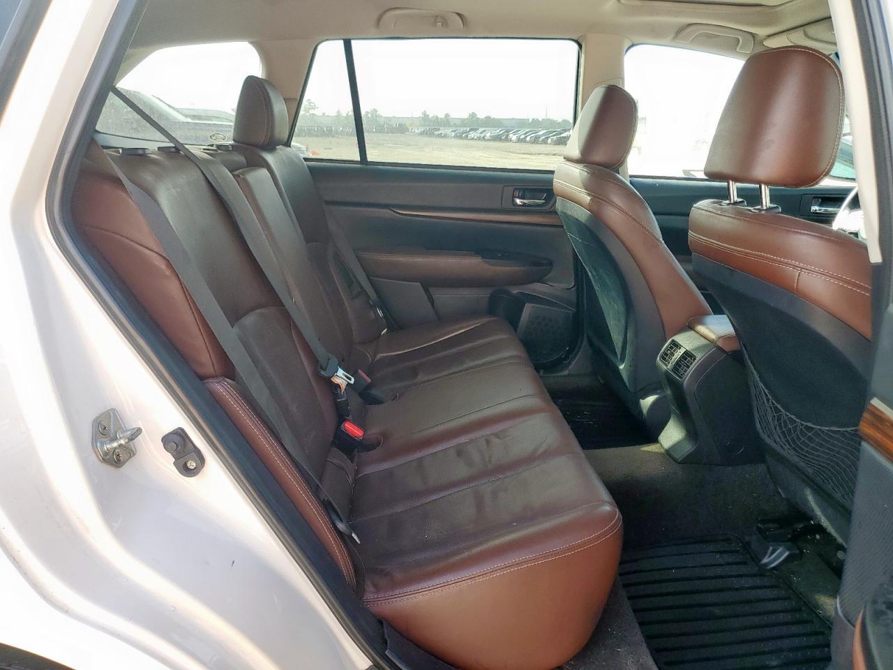 Subaru Outback 2.5i Limited Image 9