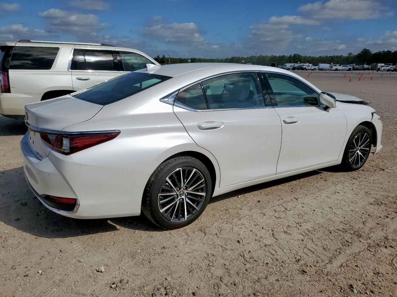 Lexus Es 250 Base Image 10