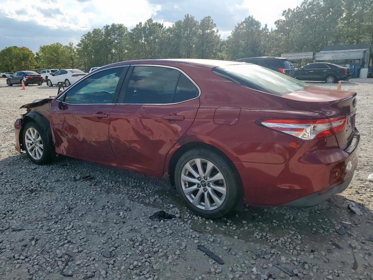 Toyota Camry L Image 3