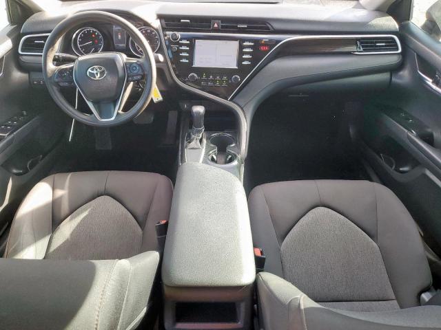 Toyota Camry L Image 8