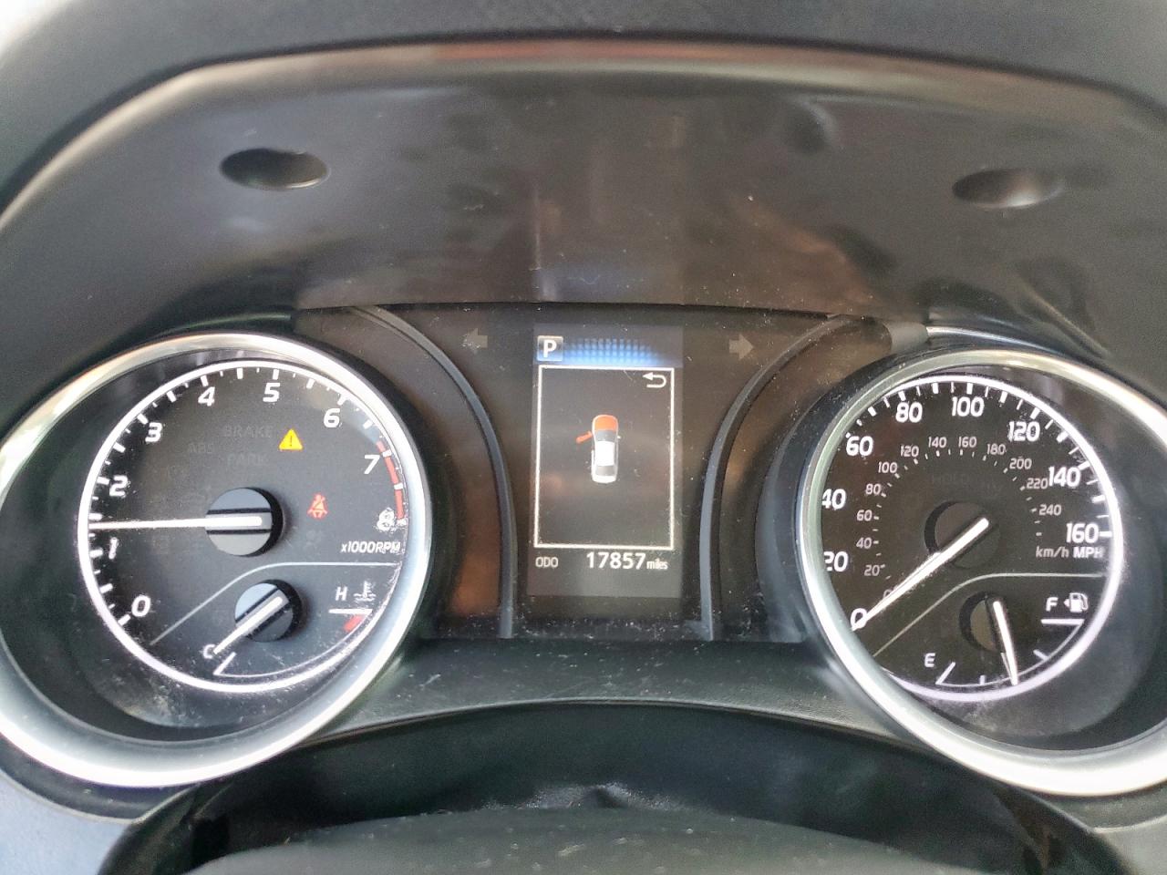 Toyota Camry L Image 6