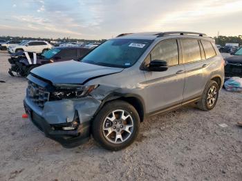  Salvage Honda Passport