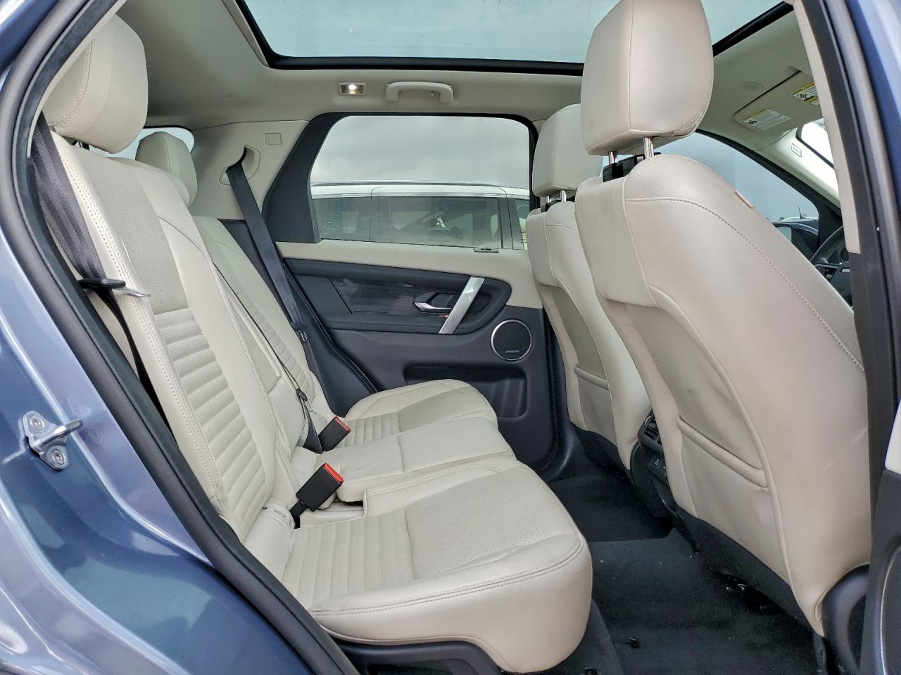 Land Rover Discovery Se Image 6