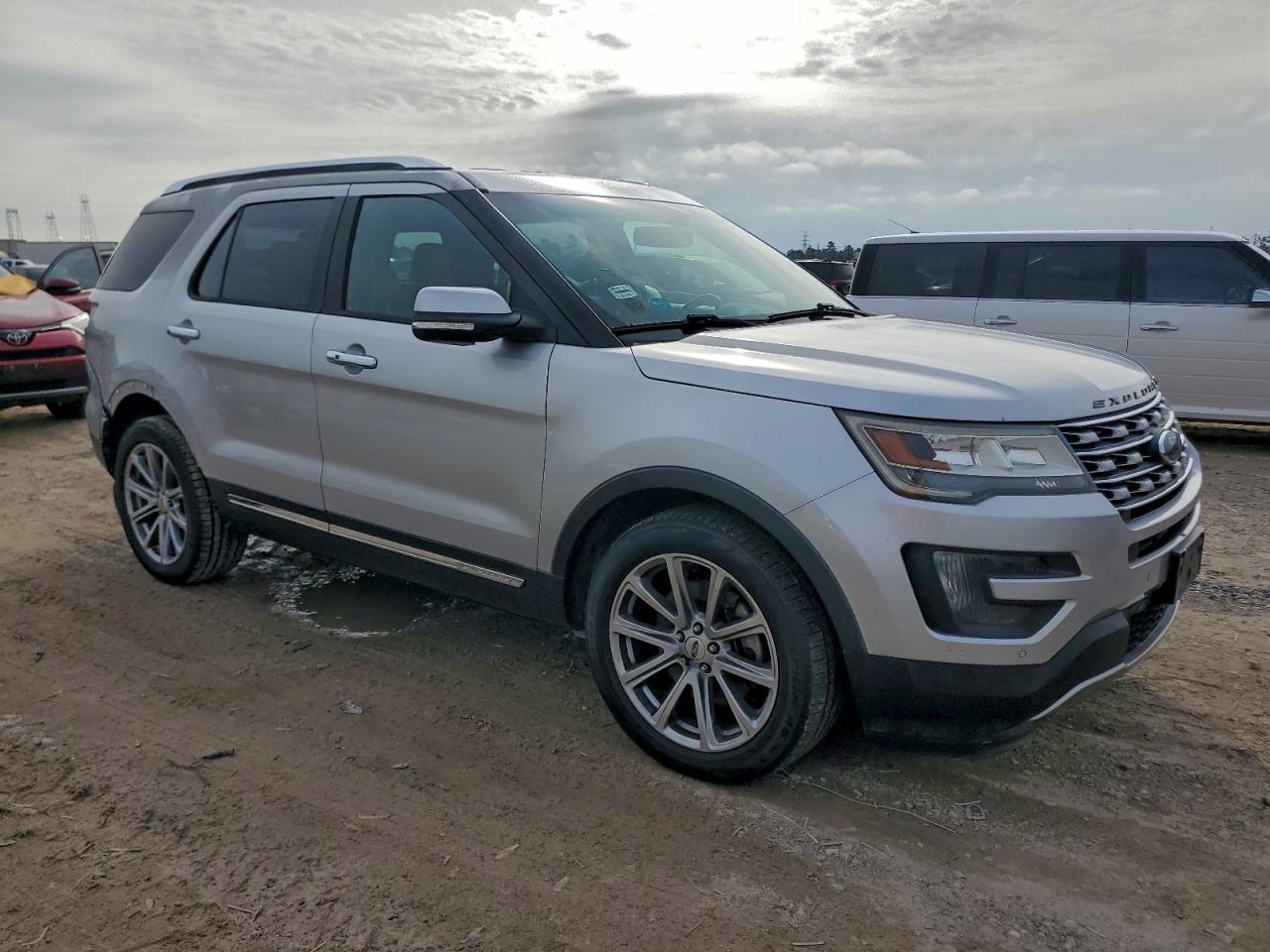 Ford Explorer Limited Image 11