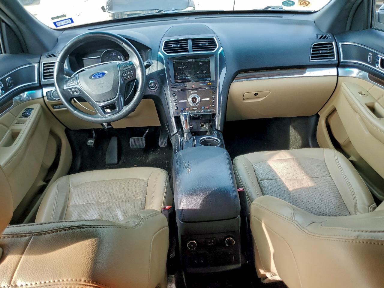 Ford Explorer Limited Image 3