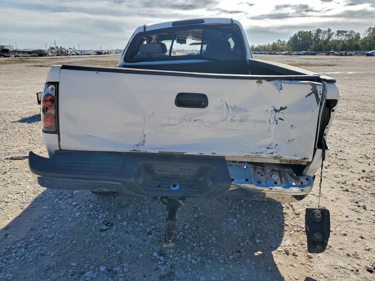 Toyota Tundra Access Cab Image 3