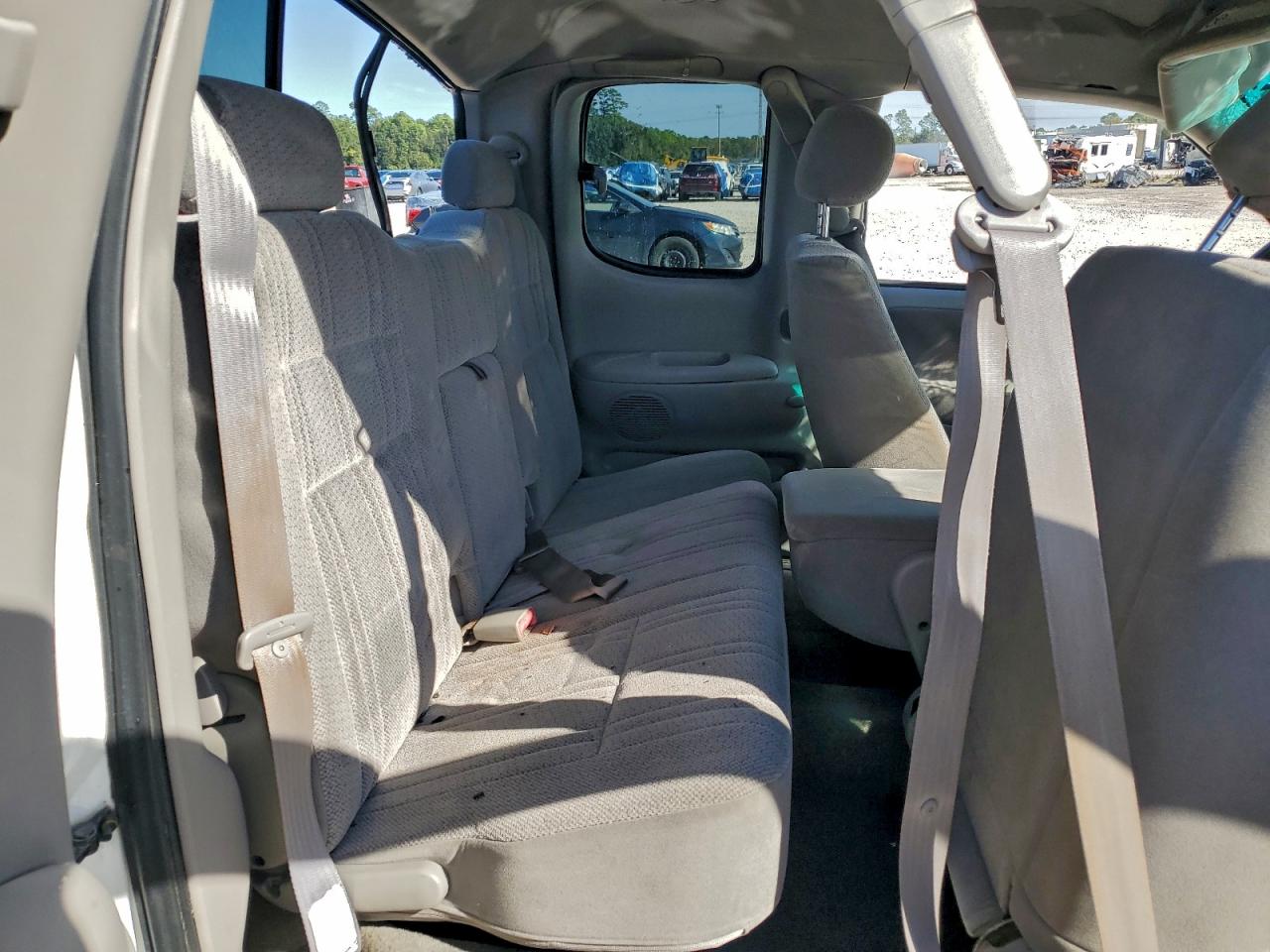 Toyota Tundra Access Cab Image 4