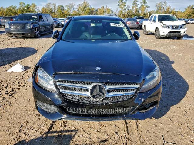 Mercedes-Benz C-Class 300 Image 9