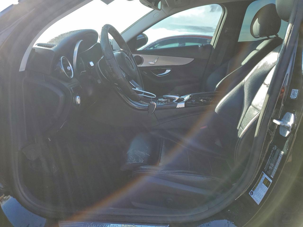 Mercedes-Benz C-Class 300 Image 10