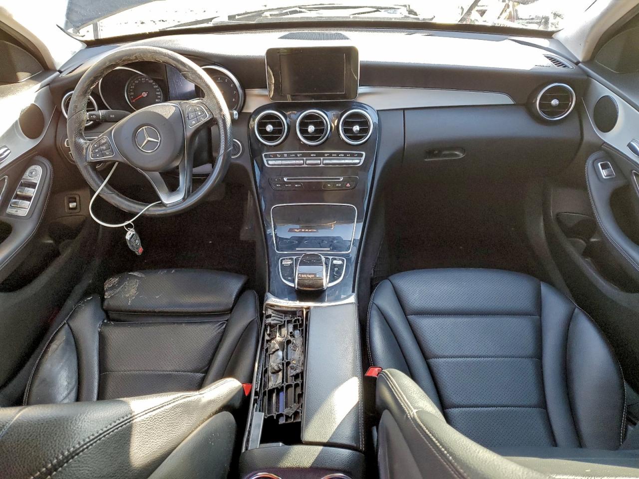 Mercedes-Benz C-Class 300 Image 4