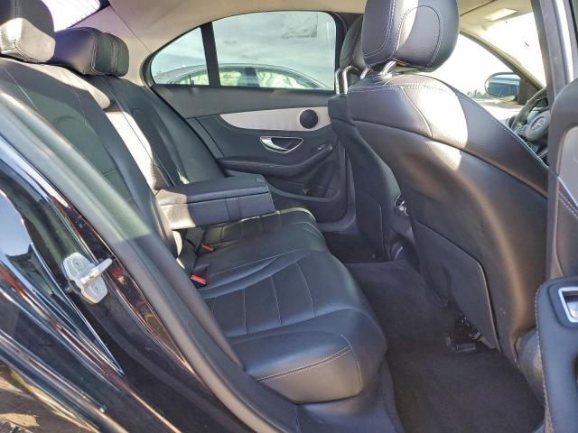 Mercedes-Benz C-Class 300 Image 3