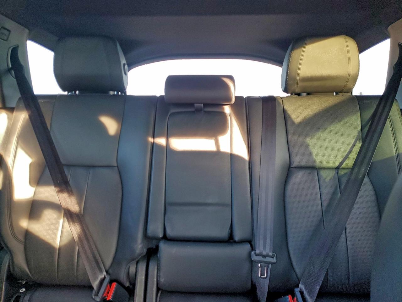 Land Rover Discovery Se Image 10