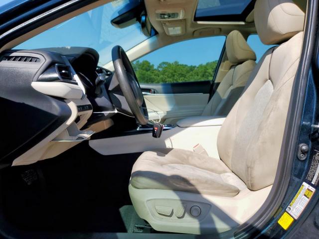 Toyota Camry Le Image 8