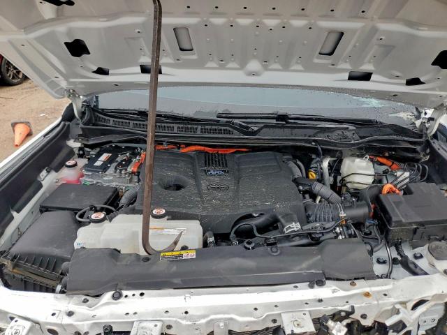 Toyota Sequoia Sr5 Image 3