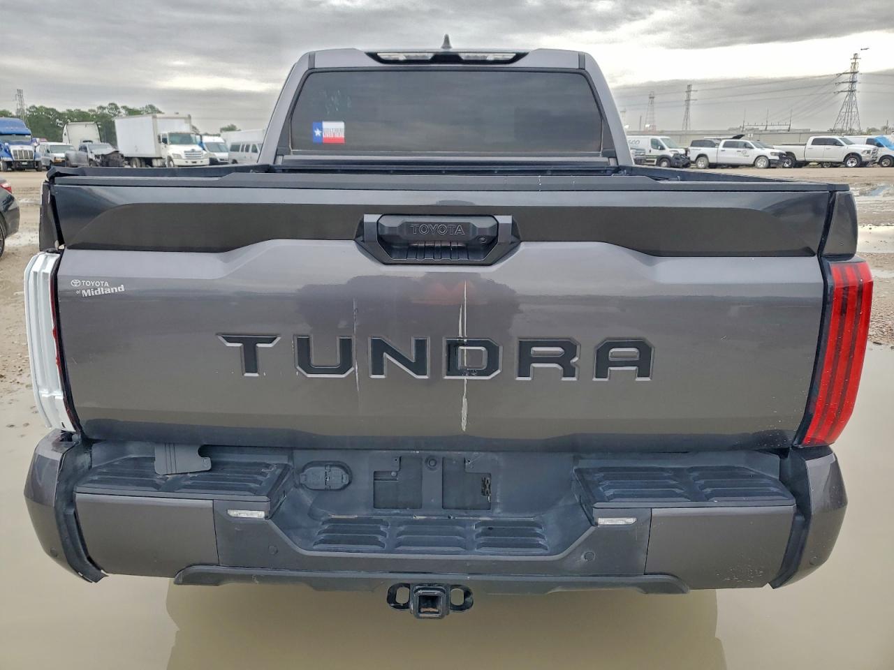 Toyota Tundra Crewmax Sr Image 3