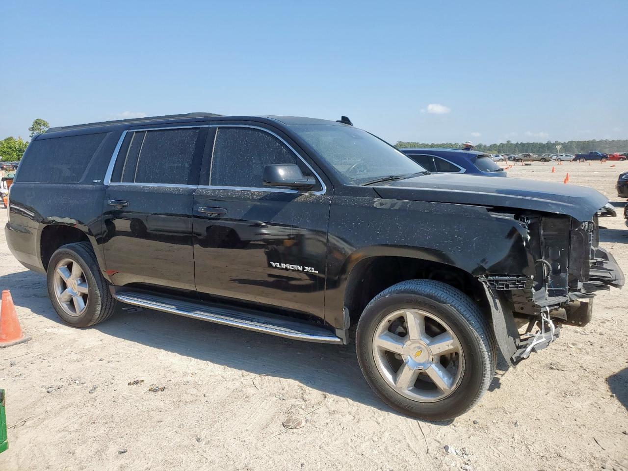 GMC Yukon C1500 Slt Image 2