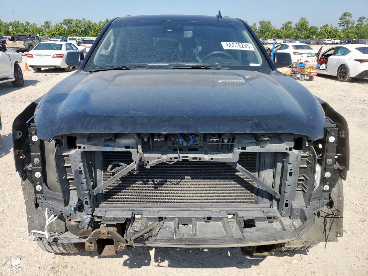 GMC Yukon C1500 Slt Image 3