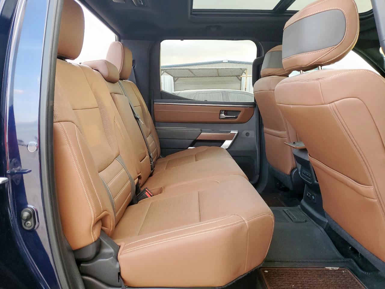 Toyota Tundra Crewmax Platinum Image 6