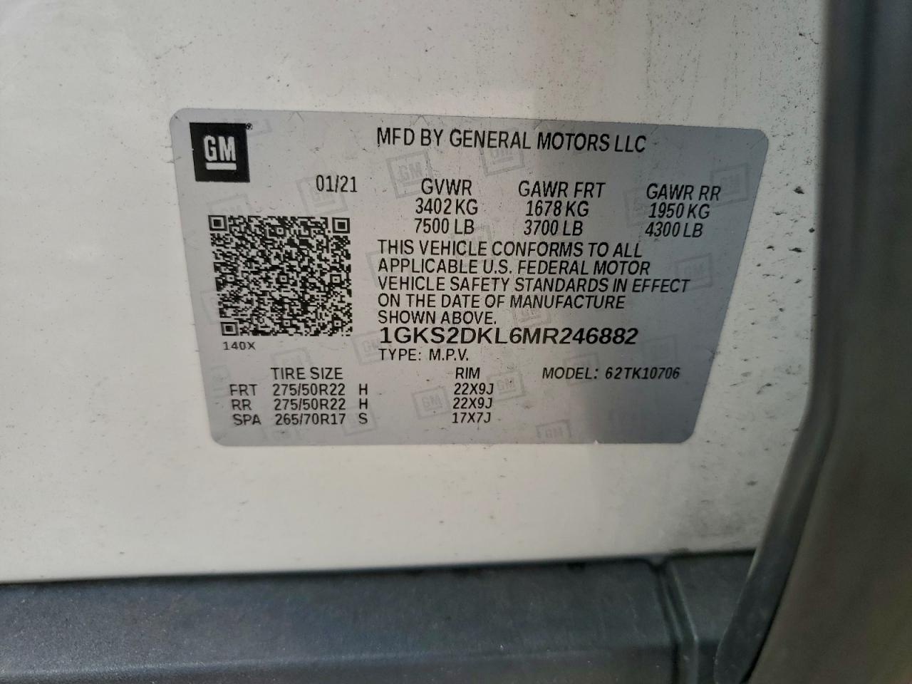 GMC Yukon Denali Image 7