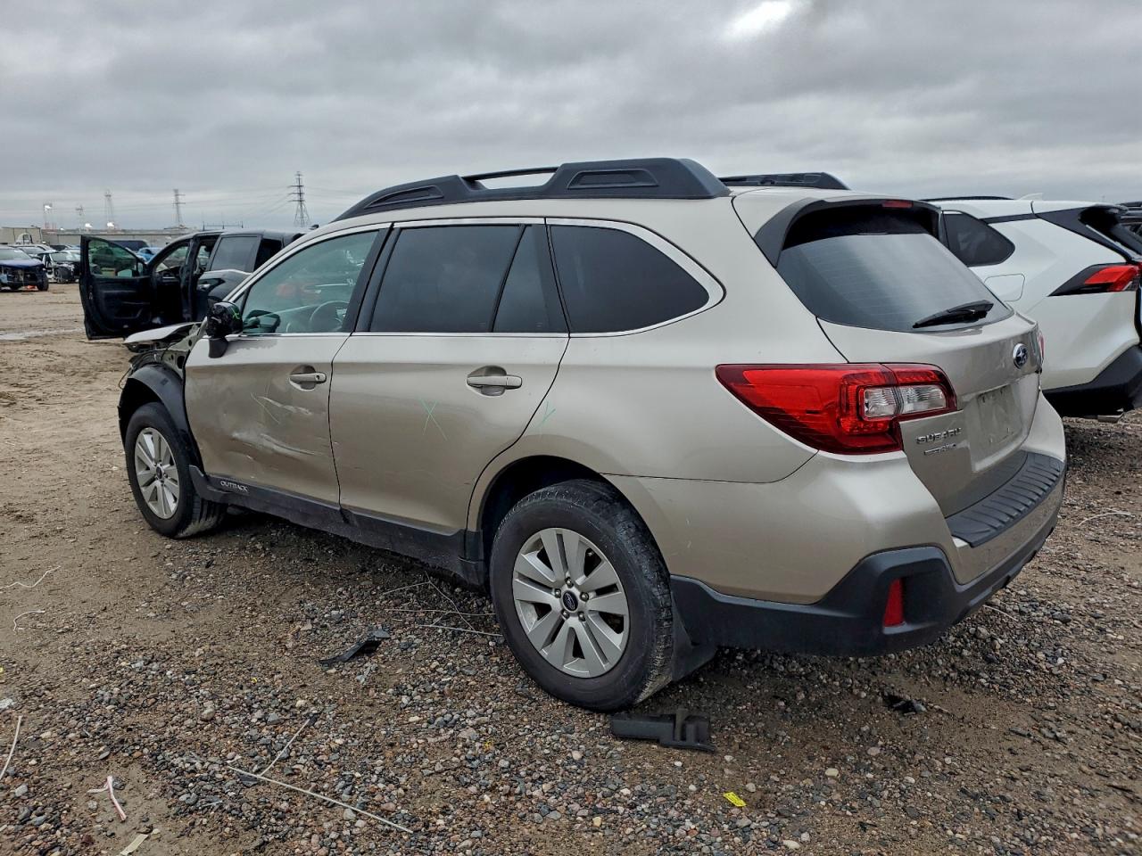 Subaru Outback 2.5i Image 4