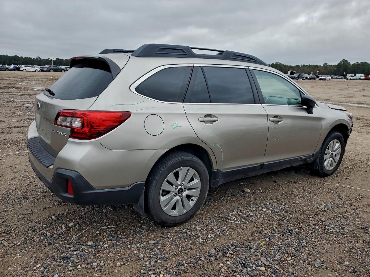 Subaru Outback 2.5i Image 13