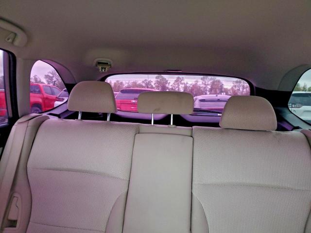 Subaru Outback 2.5i Image 2