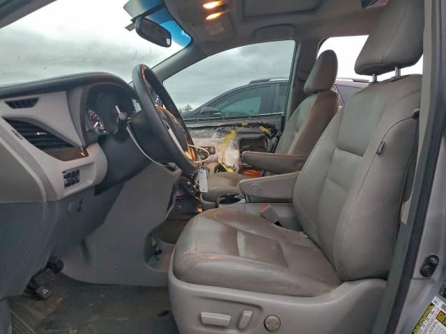 Toyota Sienna Xle Image 11