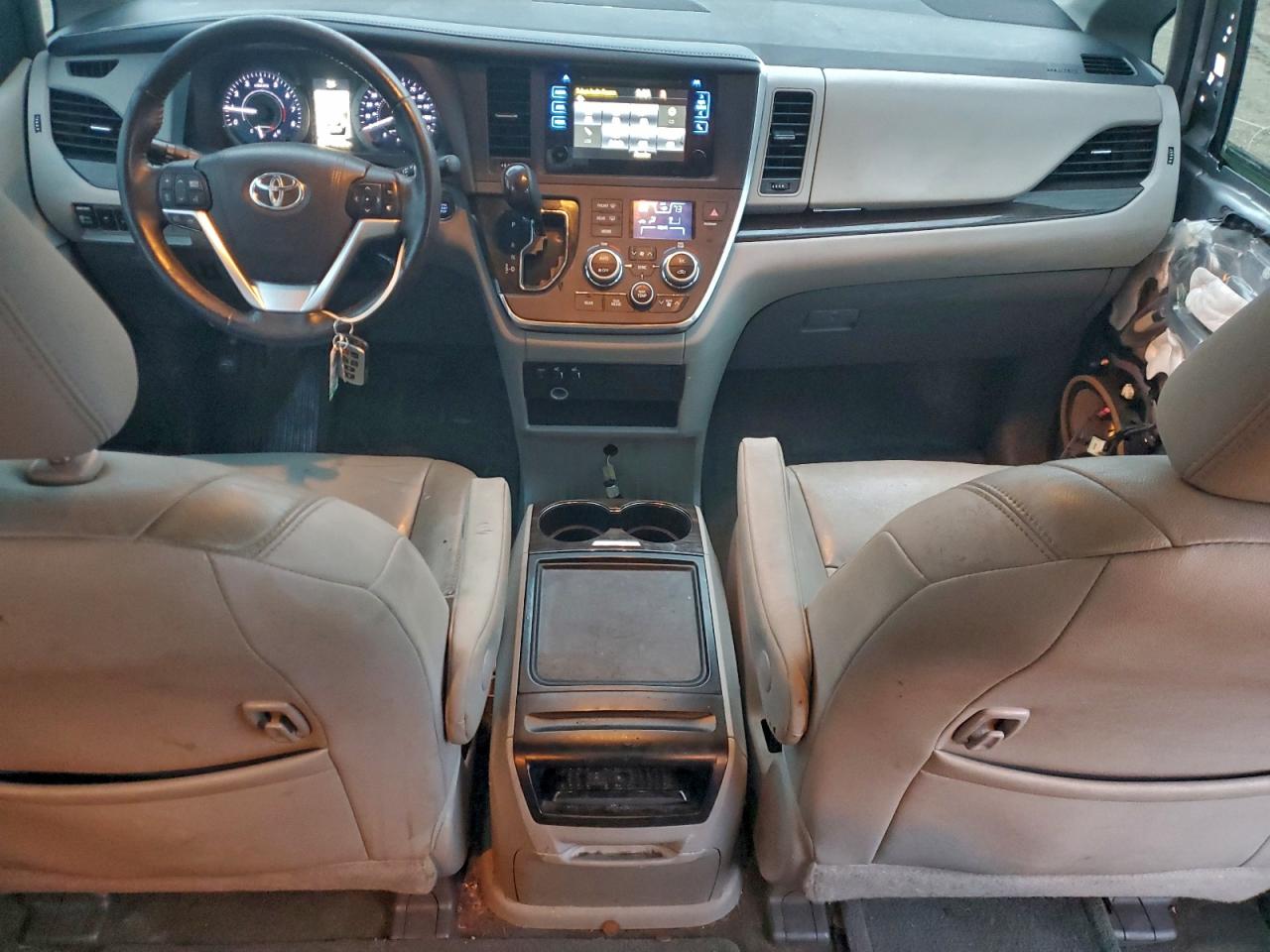 Toyota Sienna Xle Image 7