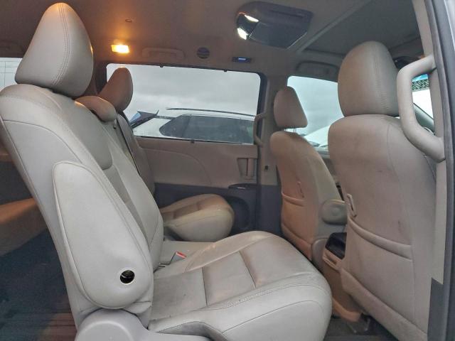 Toyota Sienna Xle Image 6