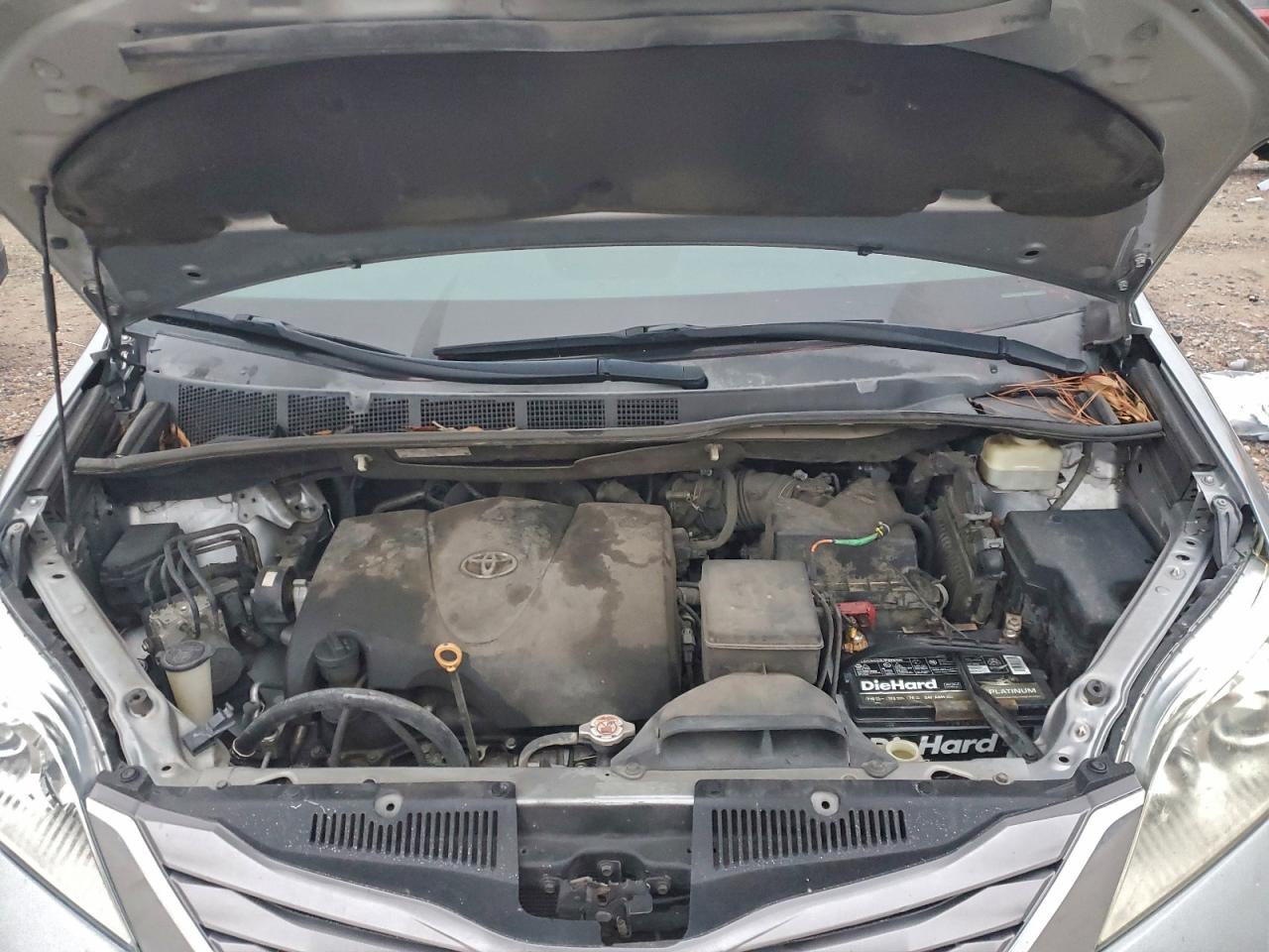 Toyota Sienna Xle Image 9