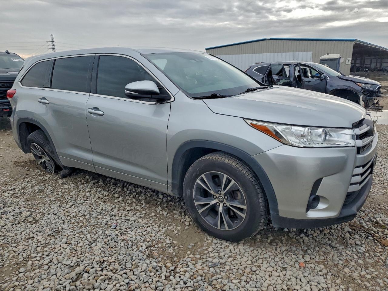 Toyota Highlander Le Image 4