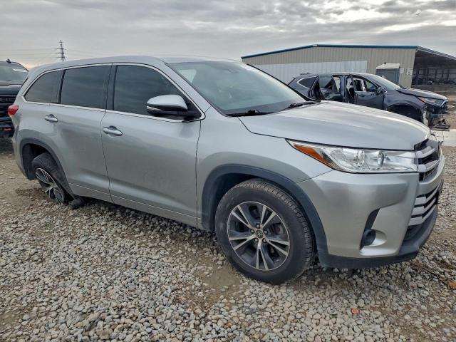 Toyota Highlander Le Image 4