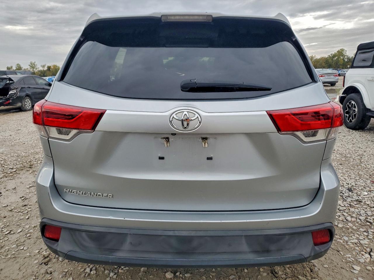 Toyota Highlander Le Image 2