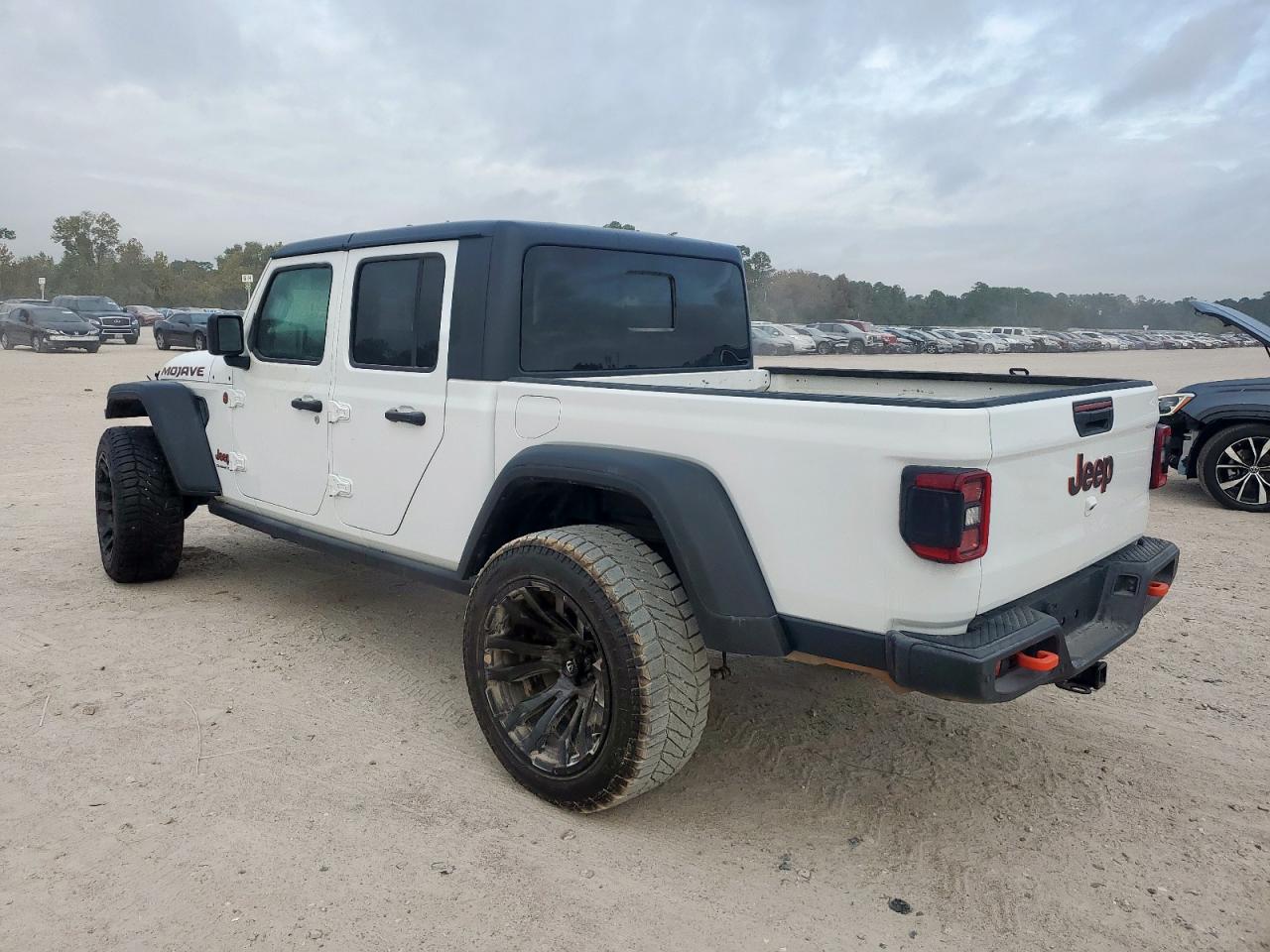 Jeep Gladiator Mojave Image 5