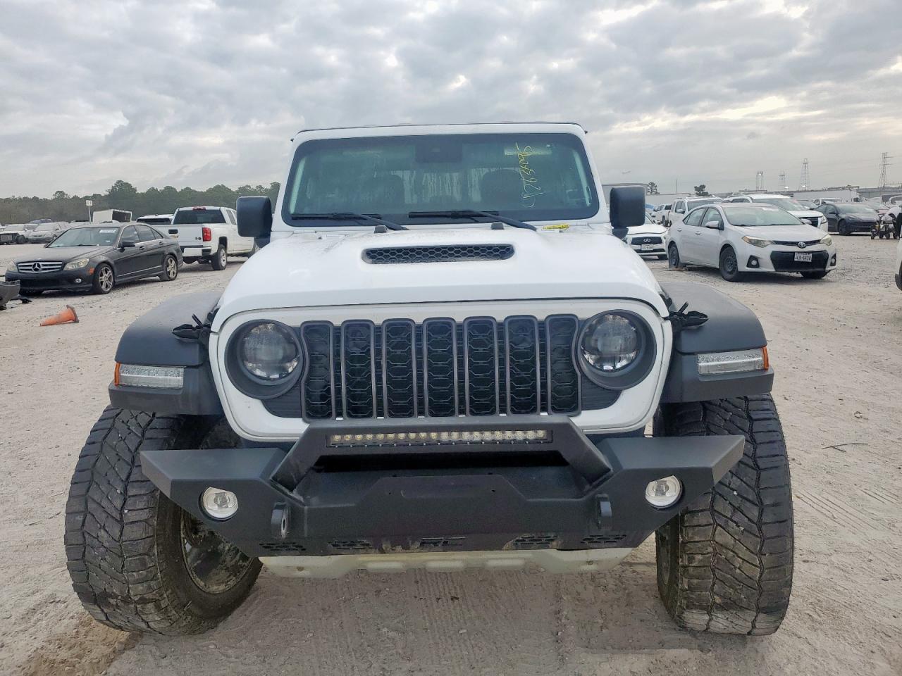 Jeep Gladiator Mojave Image 12