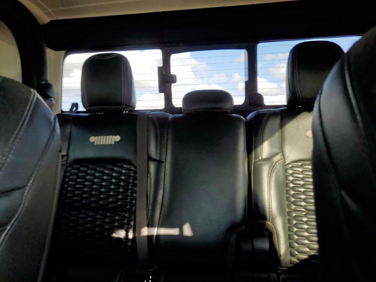 Jeep Gladiator Sport Image 4