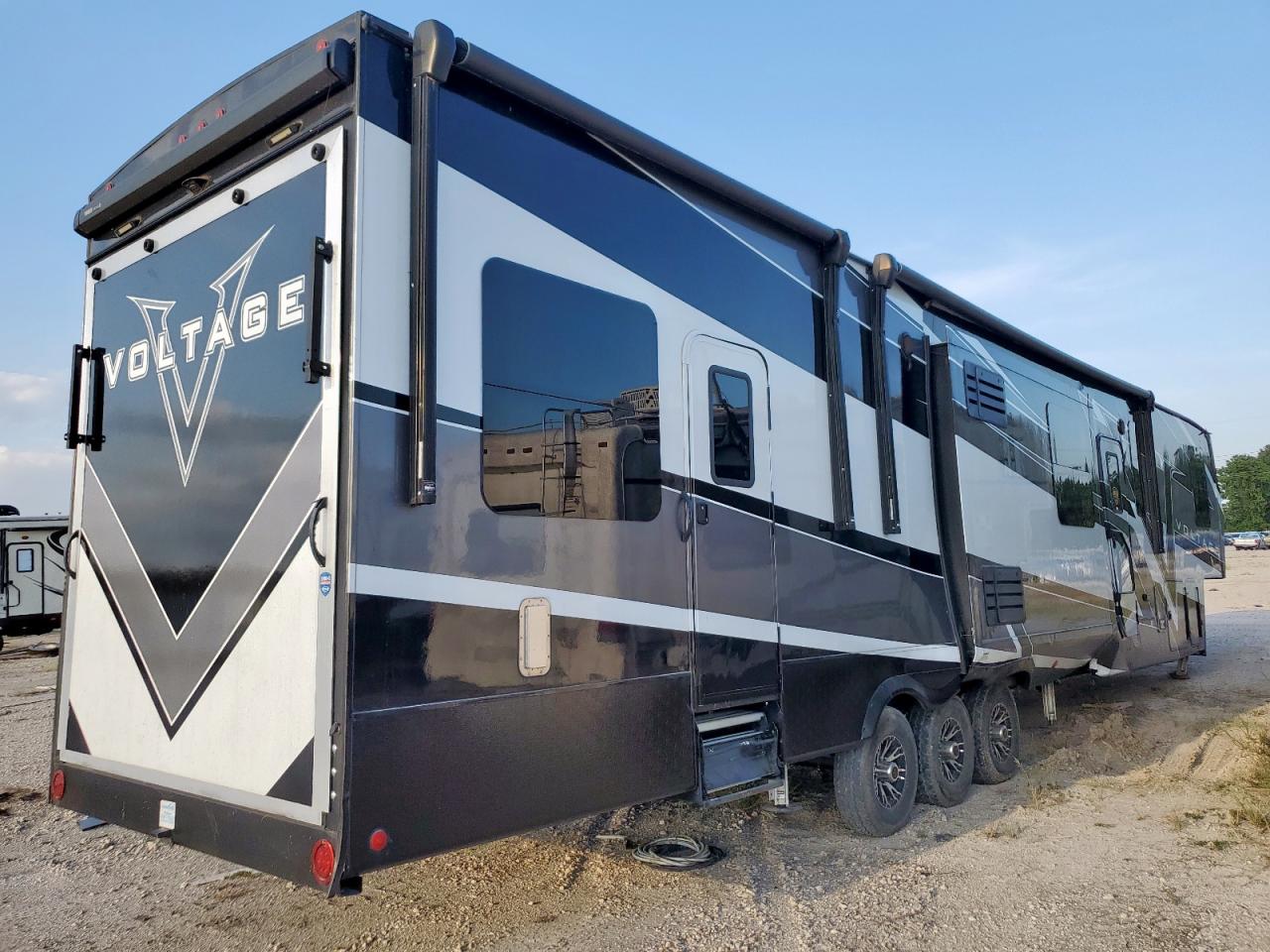 Dutchmen Voltage Image 4