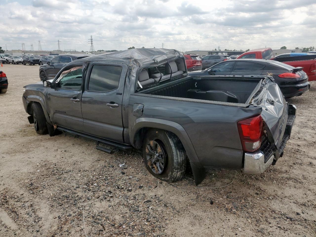 Toyota Tacoma Double Cab Image 12