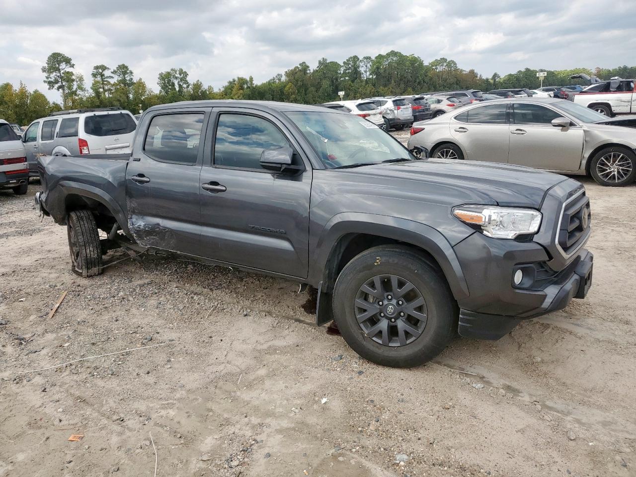 Toyota Tacoma Double Cab Image 2