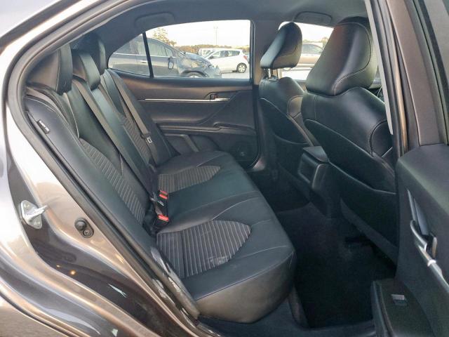 Toyota Camry Se Image 13