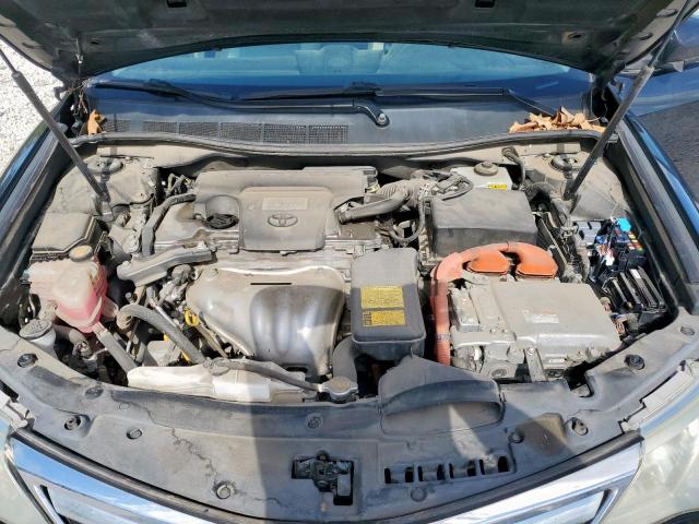 Toyota Camry Hybrid Image 6