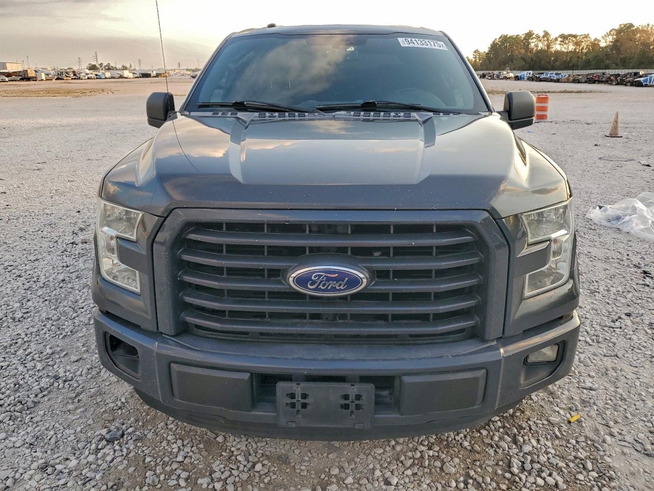 Ford F-150 Supercrew Image 8